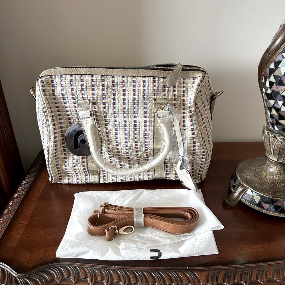 Nila Anthony hand bag